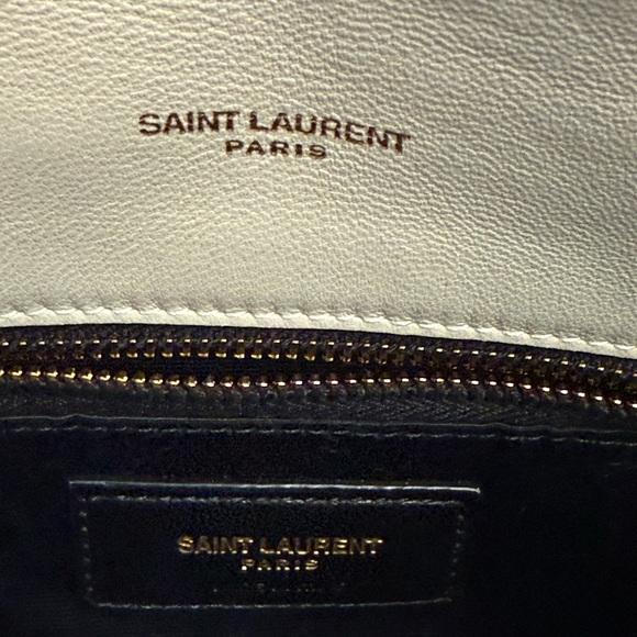 Saint Laurent Quilted Loulou Puffer Shoulder Bag in Crema Soft - Picture 6 of 10